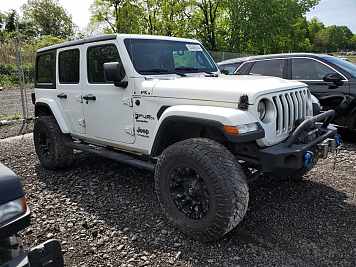 2019 Jeep Wrangler UNLIMITED SAHARA in White - Front Three-Quarter View - BidGoDrive Inventory