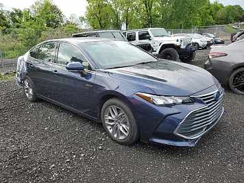 2020 Toyota Avalon XLE in Blue - Front Three-Quarter View - BidGoDrive Inventory