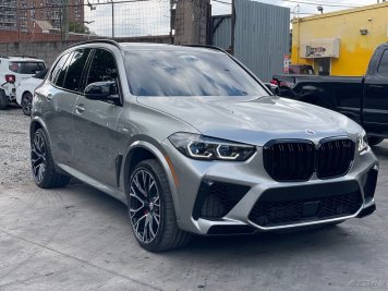2022 bmw x5 M in Gray - Front Three-Quarter View - BidGoDrive Inventory