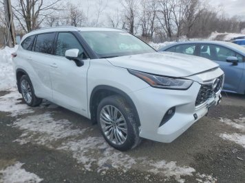 2025 toyota highlander HYBRID LIMITED in White - Front Three-Quarter View - BidGoDrive Inventory