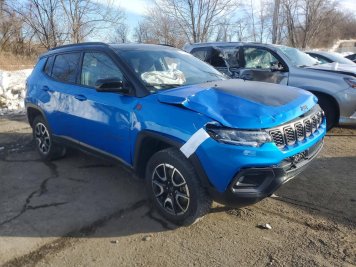 2025 jeep compass TRAILHAWK in Blue - Front Three-Quarter View - BidGoDrive Inventory