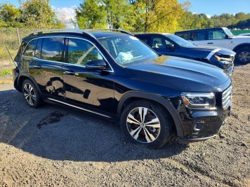 2024 mercedes-benz glb-250 4MATIC in Black - Front Three-Quarter View - BidGoDrive Inventory