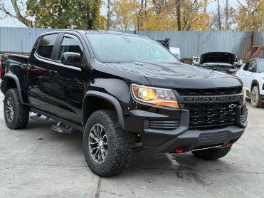 Salvage 2021 Chevrolet Colorado ZR2 - Black PickUp - Front Three-Quarter View
