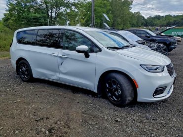 Salvage 2023 Chrysler Pacifica HYBRID TOURING L - White Van - Front Three-Quarter View