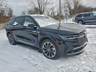 Salvage 2024 Lincoln Nautilus RESERVE - Black SUV - Front Three-Quarter View