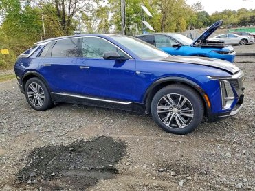 Salvage 2024 Cadillac Lyriq LUXURY - Blue SUV - Front Three-Quarter View