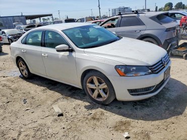 Salvage 2013 Volkswagen Passat SE - White Sedan - Front Three-Quarter View