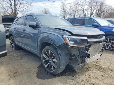 Salvage 2024 Volkswagen Atlas SEL PREMIUM R-LINE - Gray SUV - Front Three-Quarter View