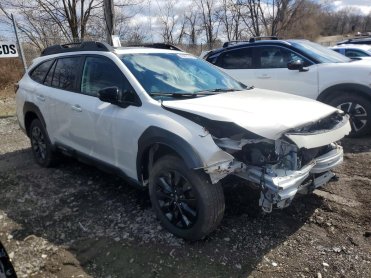 Salvage 2025 Subaru Outback ONYX EDITION - White Wagon - Front Three-Quarter View