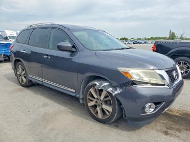 Salvage 2014 Nissan Pathfinder PLATINUM - Gray SUV - Front Three-Quarter View