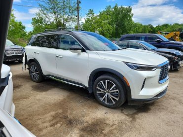 Salvage 2025 Infiniti Qx60 AUTOGRAPH - White SUV - Front Three-Quarter View