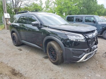Salvage 2025 Nissan Pathfinder ROCK CREEK - Black SUV - Front Three-Quarter View