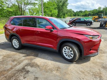 Salvage 2024 Toyota Grand HIGHLANDER XLE - Burgundy SUV - Front Three-Quarter View