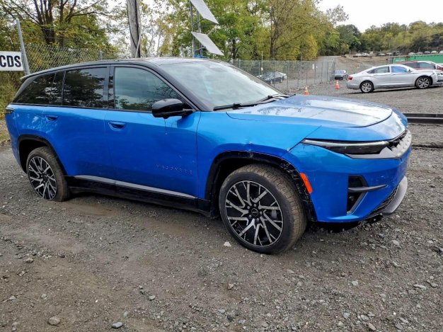2025 Jeep Wagoneer S LIMITED in Blue - Front Three-Quarter View - BidGoDrive Inventory