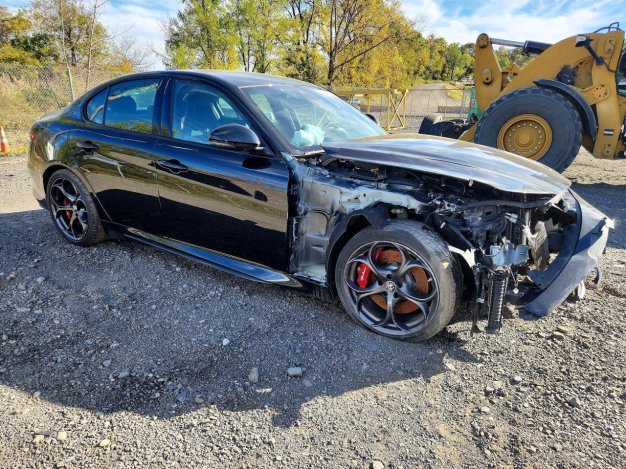 2023 Alfa Romeo GIULIA QUADRIFOGLIO in Black - Front Three-Quarter View - BidGoDrive Inventory