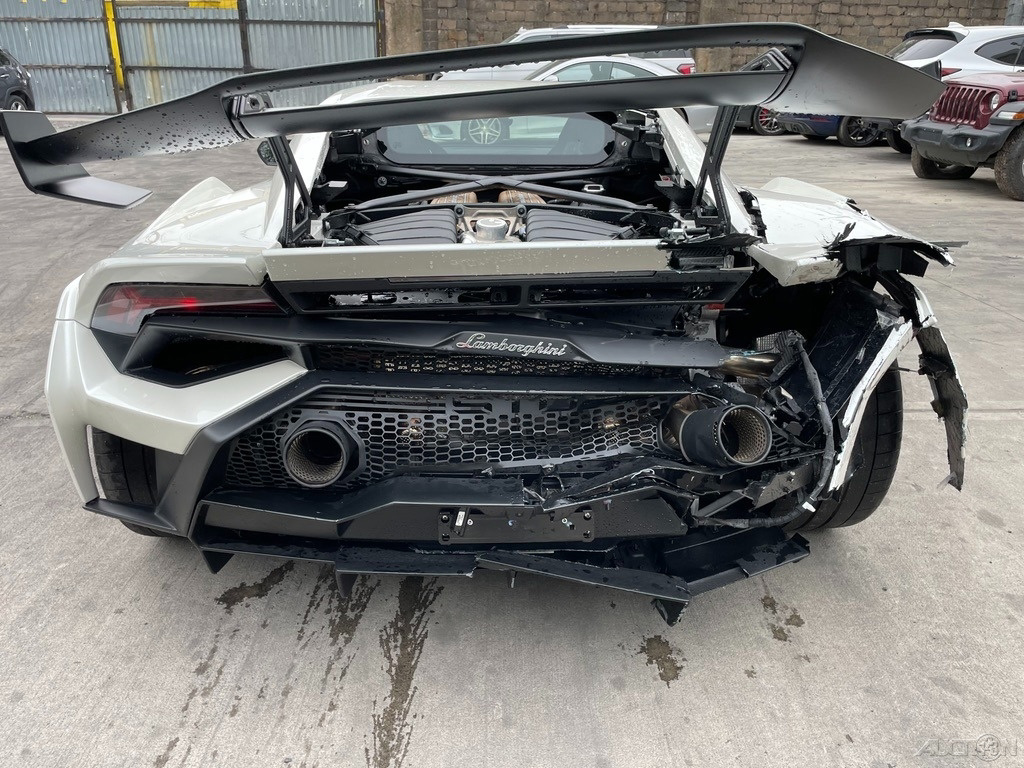 Salvage 2023 Lamborghini Huracan Sto