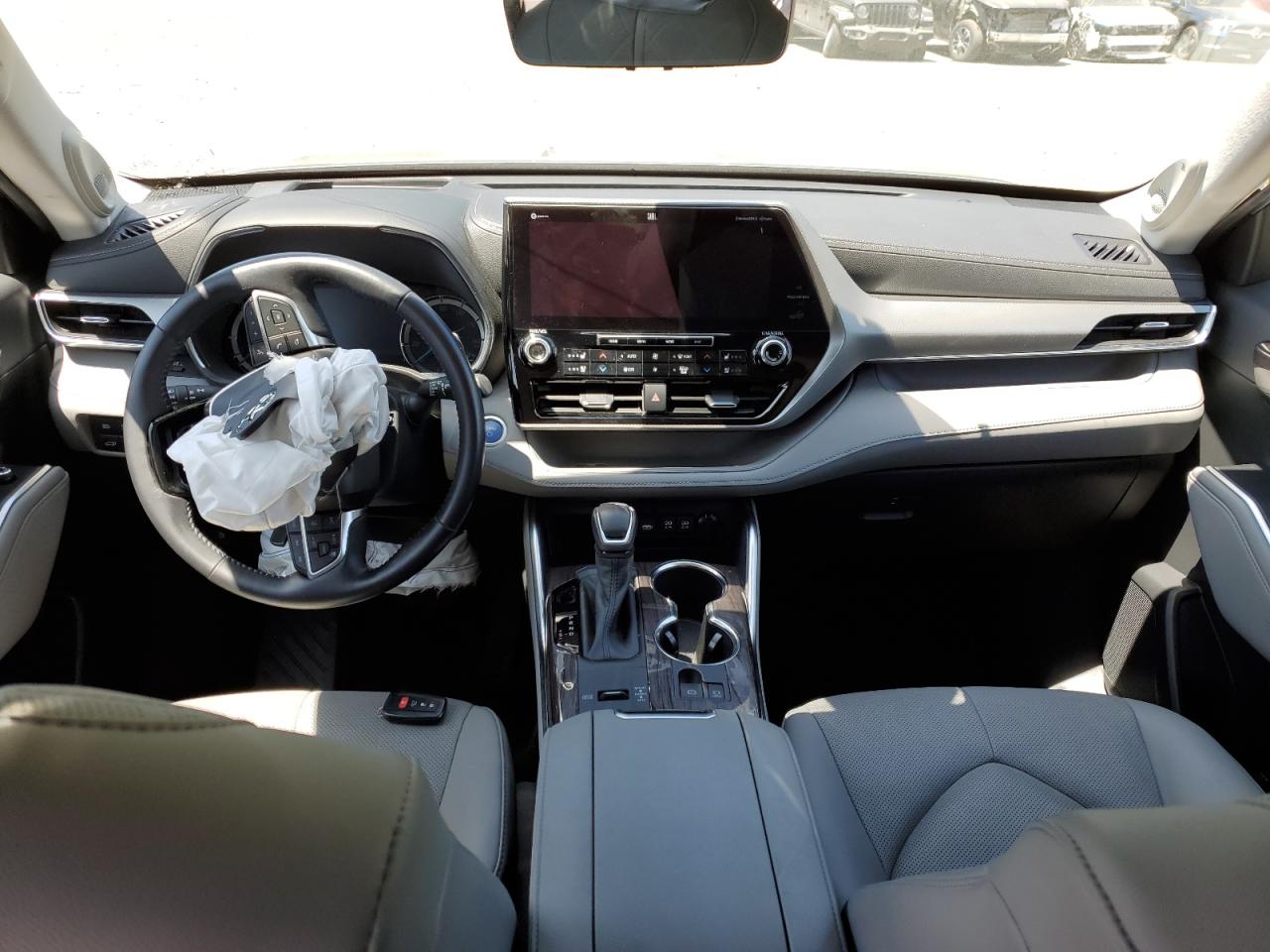 Salvage 2020 Toyota Highlander Hybrid Platinum