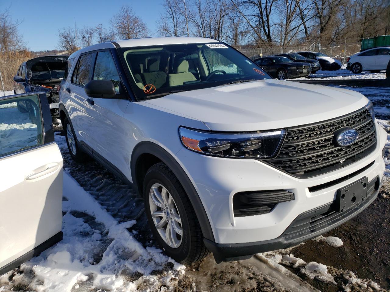 Salvage 2021 Ford Explorer 