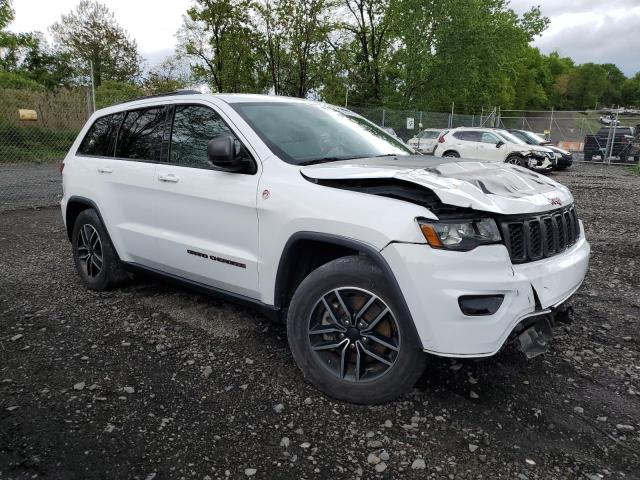 2019 jeep grand-cherokee TRAILHAWK in White- Front Three-Quarter View