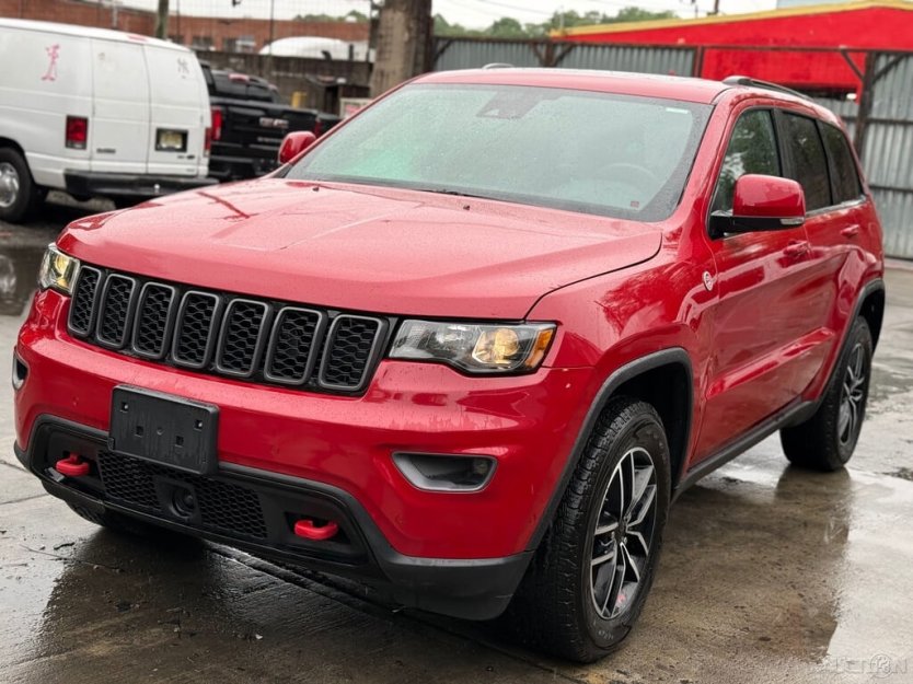 Salvage 2021 Jeep Grand Cherokee Trailhawk