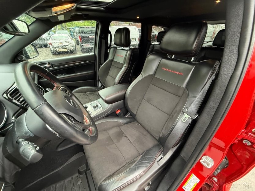 Salvage 2021 Jeep Grand Cherokee Trailhawk
