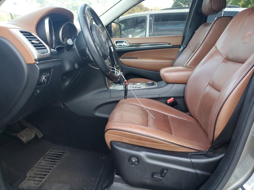 Salvage 2013 Jeep Grand Cherokee Overland