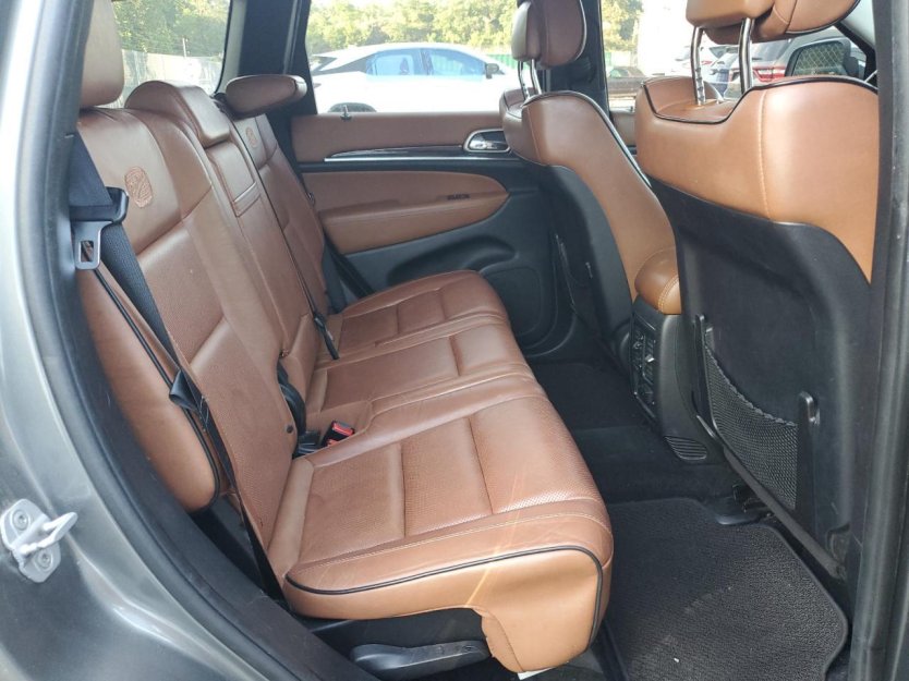 Salvage 2013 Jeep Grand Cherokee Overland