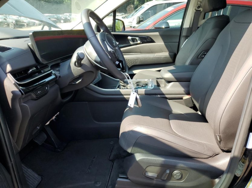 Salvage 2025 Kia Carnival Sx