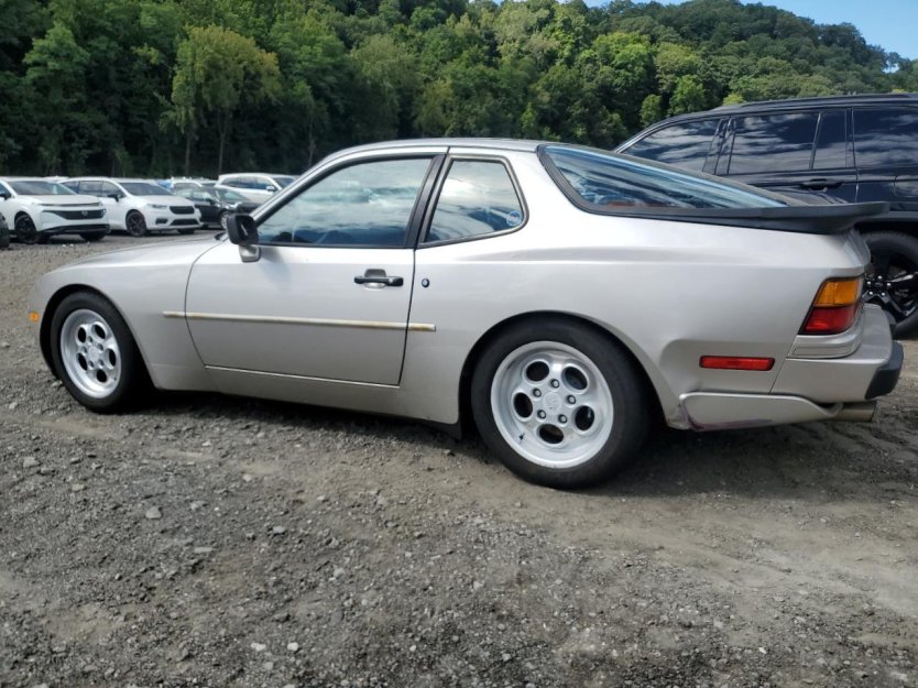 Salvage 1986 Porsche 944 Turbo