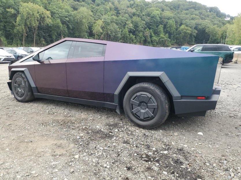Salvage 2024 Tesla Cybertruck 