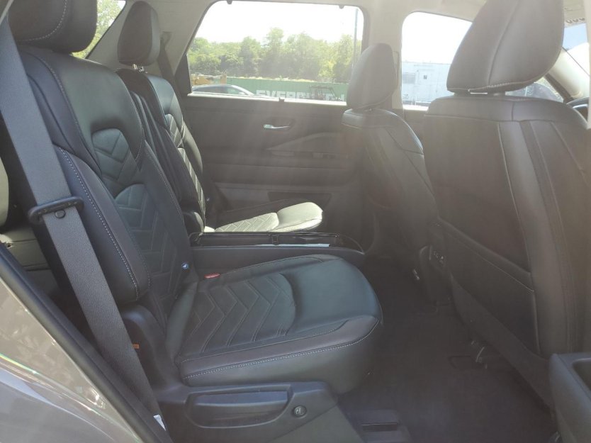 Salvage 2023 Nissan Pathfinder Platinum