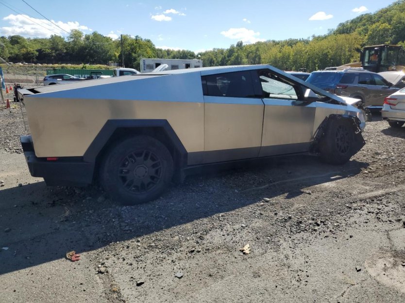 Salvage 2024 Tesla Cybertruck 