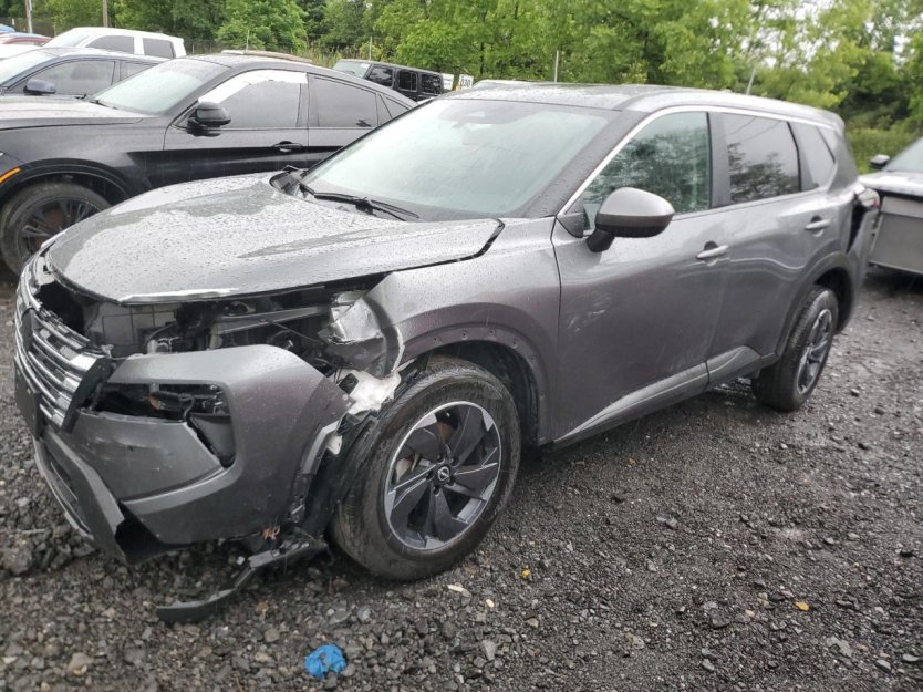 Salvage 2025 Nissan Rogue Sv