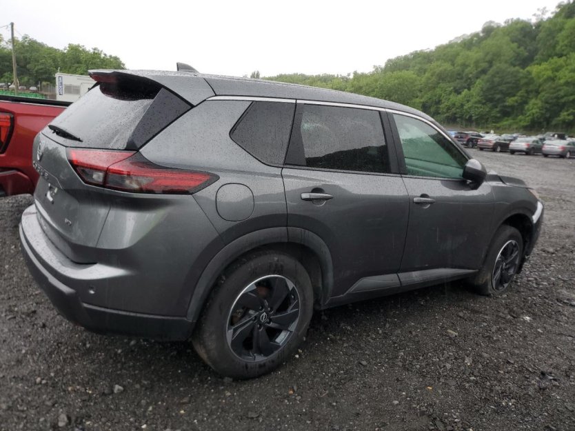 Salvage 2025 Nissan Rogue Sv