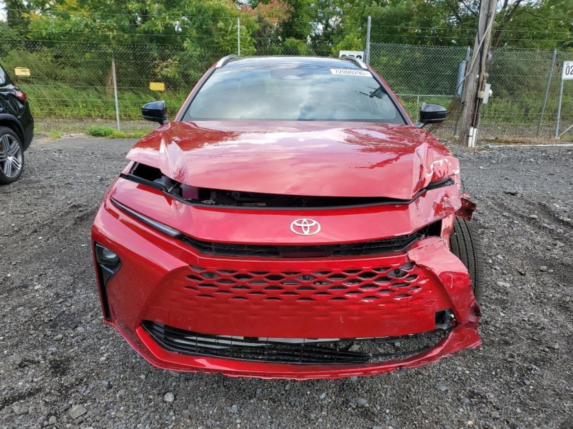 Salvage 2025 Toyota Crown Signia Xle