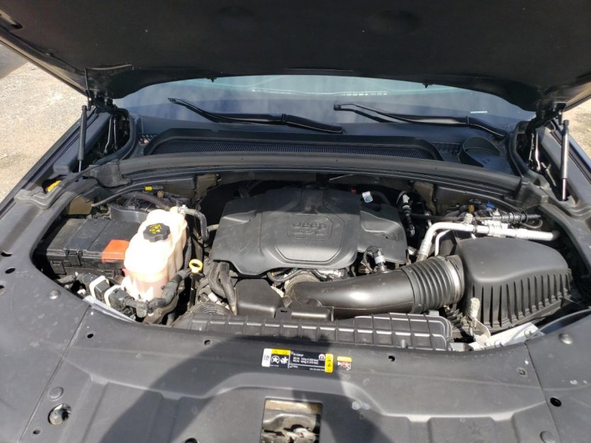 Salvage 2022 Jeep Grand Cherokee Overland