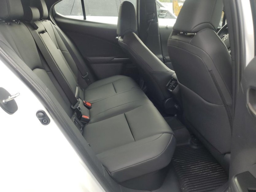 Salvage 2025 Lexus Ux 300h 