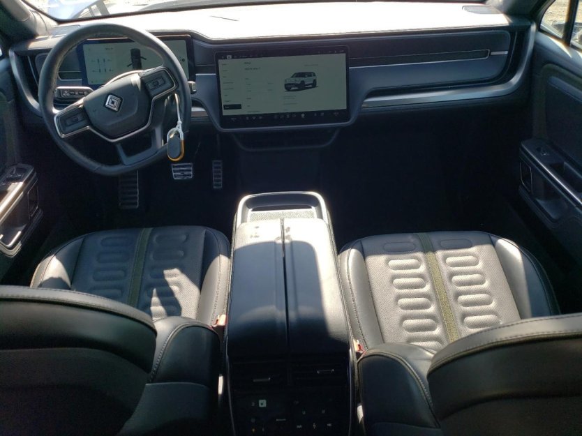 Salvage 2024 Rivian R1s 