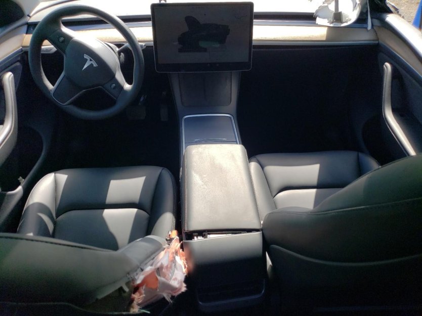 Salvage 2024 Tesla Model Y 