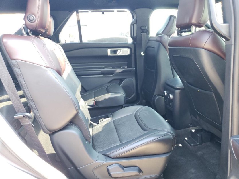 Salvage 2020 Ford Explorer Platinum