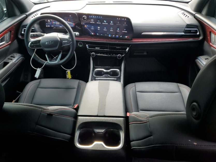 Salvage 2025 Chevrolet Traverse Z71