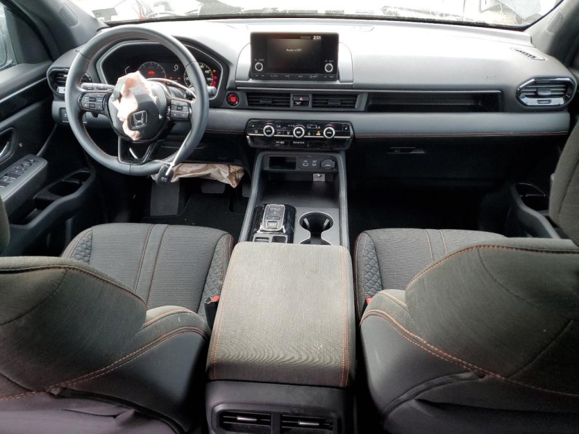Salvage 2025 Honda Pilot Sport