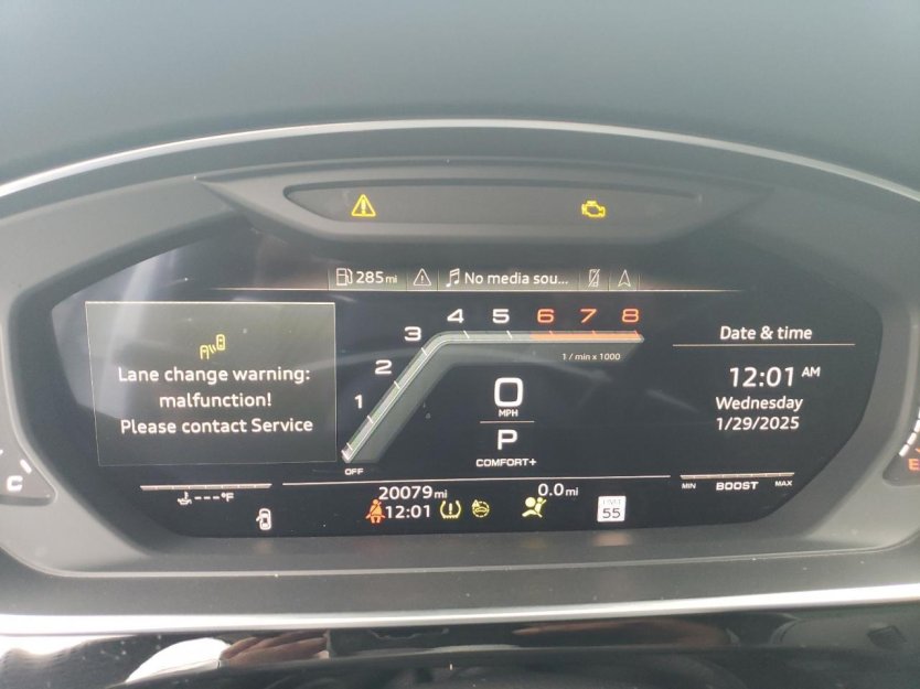 Salvage 2023 Audi S8 