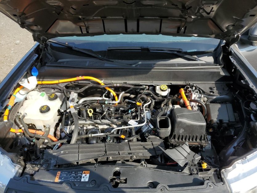 Salvage 2023 Ford Maverick Xl