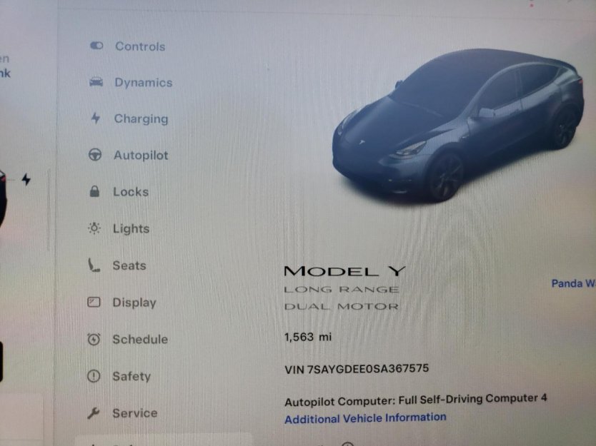 Salvage 2025 Tesla Model Y 
