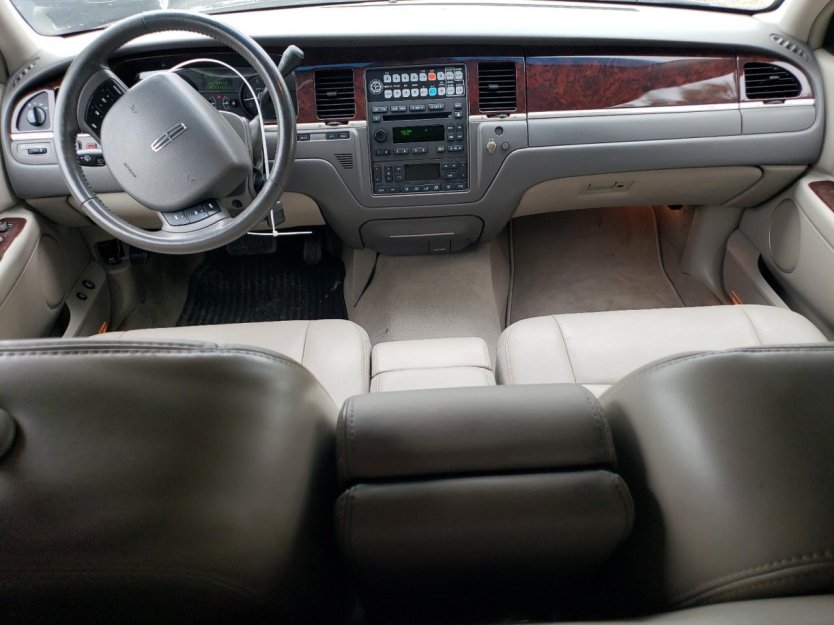 Salvage 2007 Lincoln Town Car Executive
