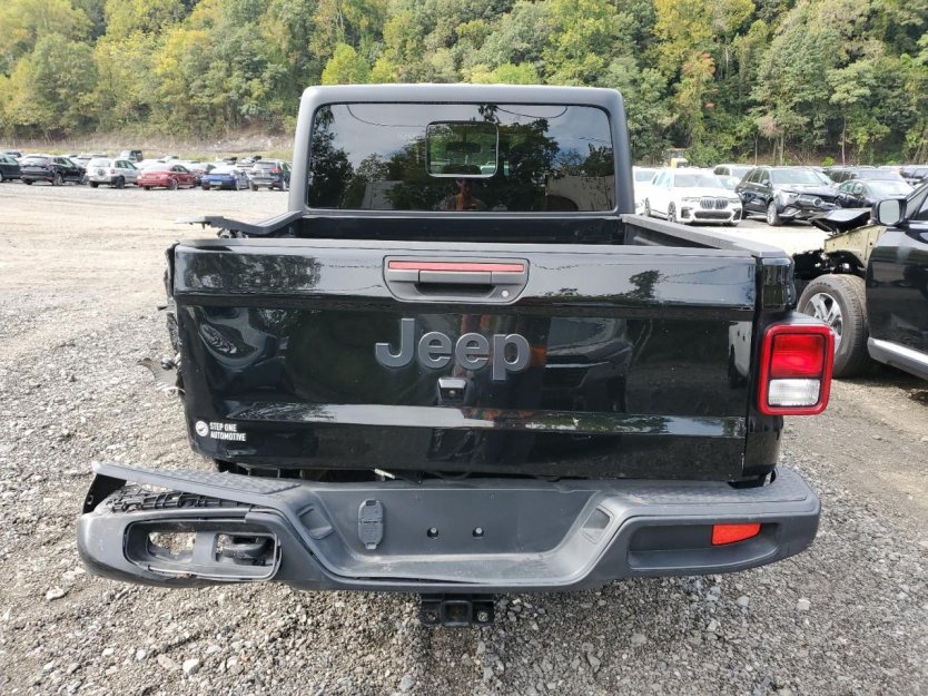Salvage 2023 Jeep Gladiator 