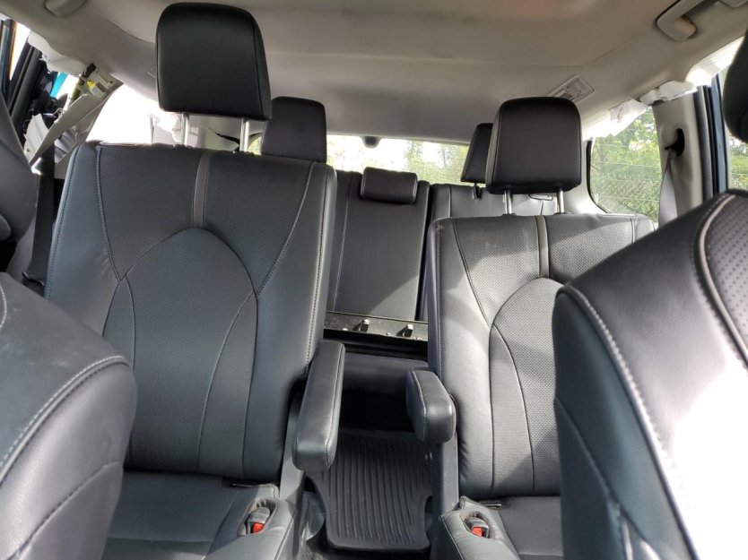 Salvage 2024 Toyota Grand Highlander Xle