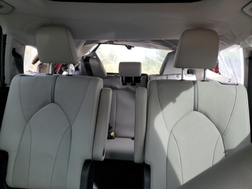 Salvage 2025 Toyota Grand Highlander Platinum