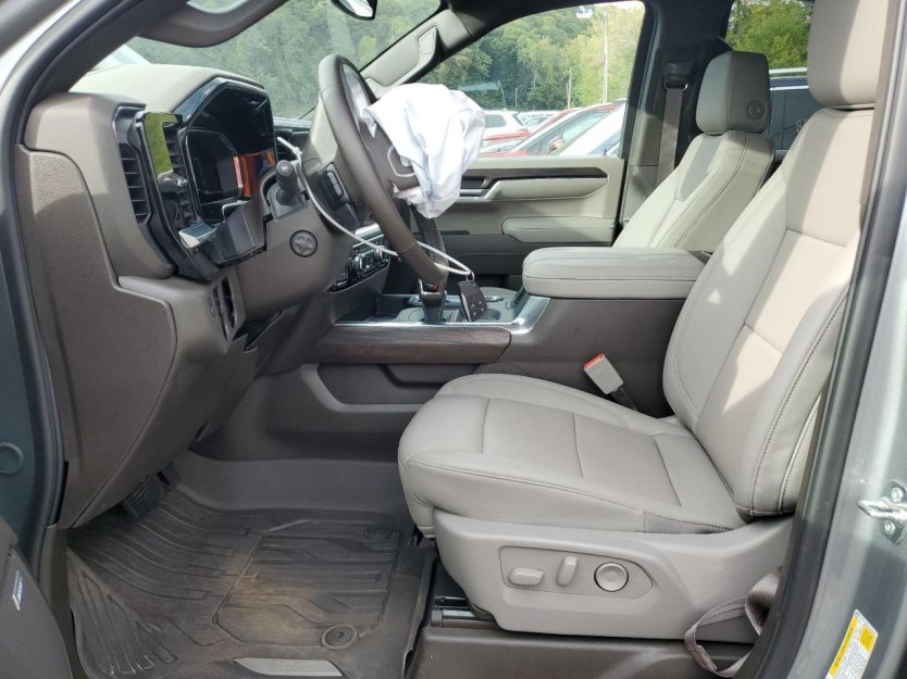 Salvage 2025 Gmc Sierra 